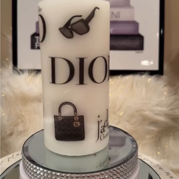 💜Pick (1) 360 view CRAFTED CANDLES - Picture 3 of 9